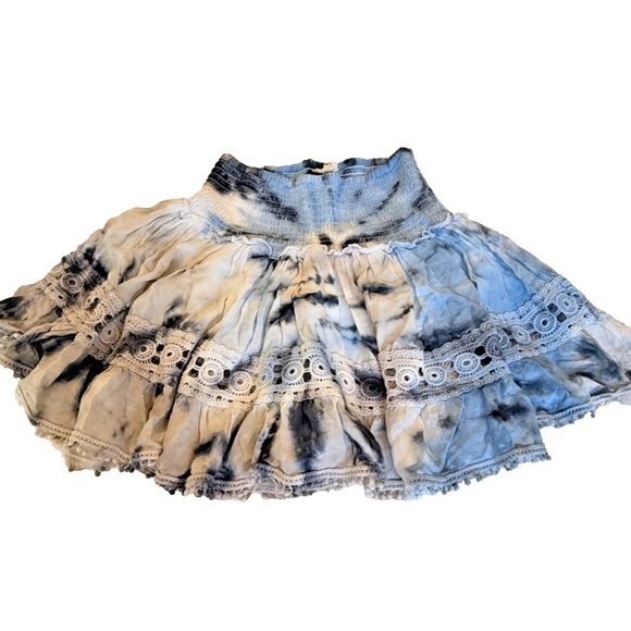 Surf Gypsy Women's Tie Dye Boho Ruffled Skirt; Smocked Waist; Blue/White; Size S - Picture 4 of 4